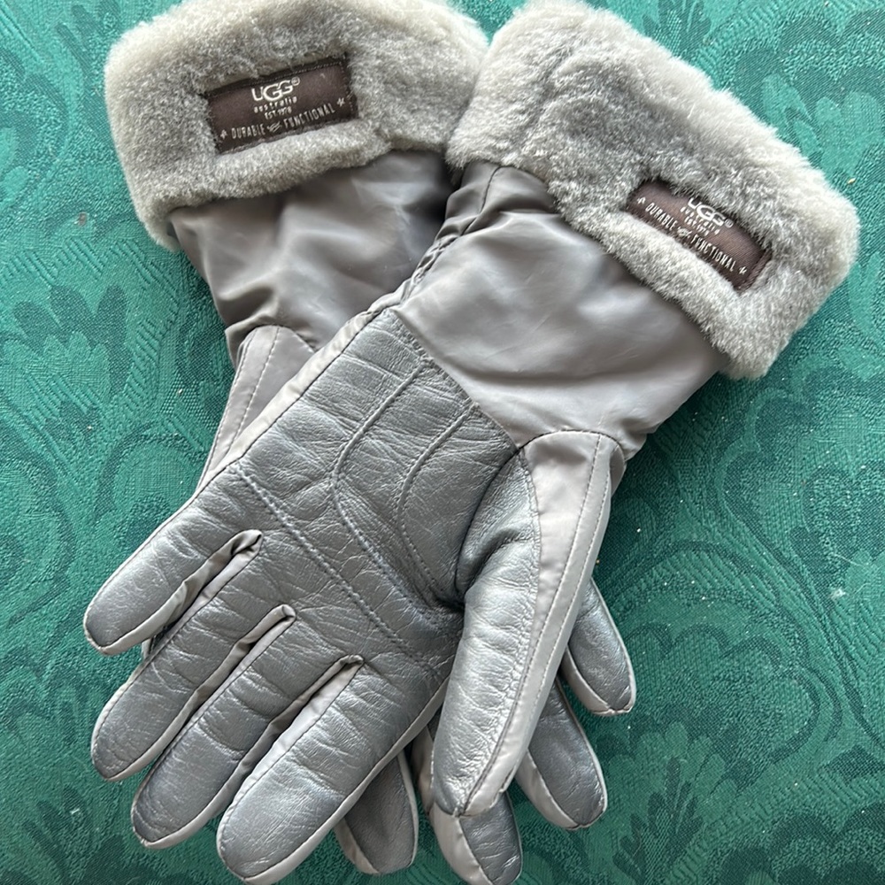 UGG winter gloves